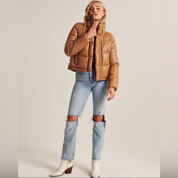 Abercrombie & Fitch Mini Leather Puffer Jacket
Vegan Leather 
Beige / Tan - Picture 3 of 8
